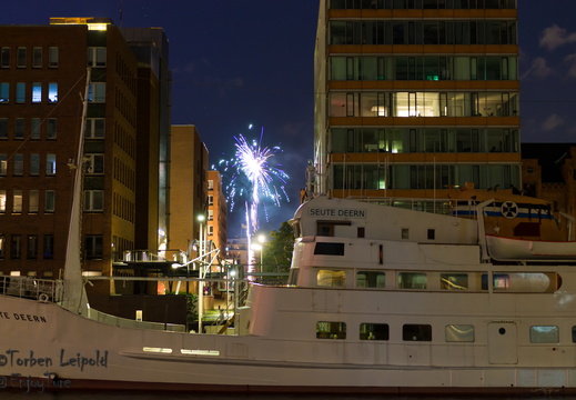 Hafen bei Nacht